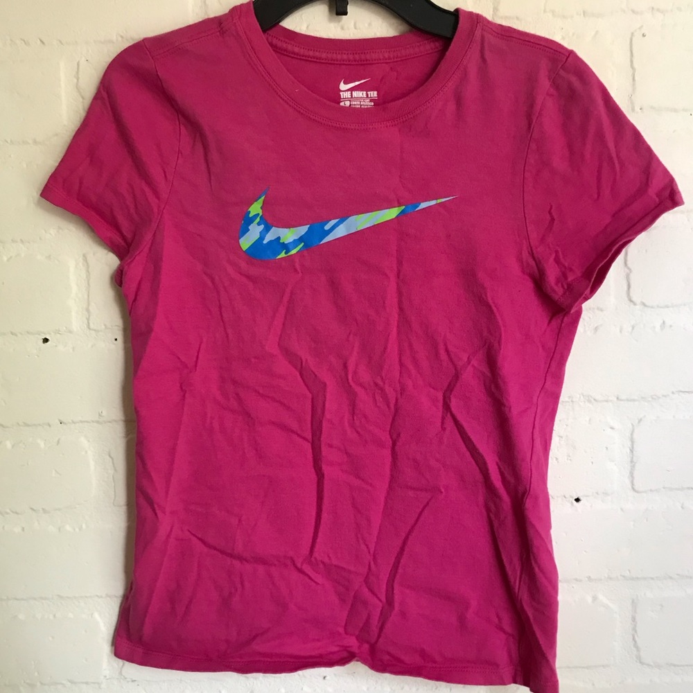 Nike T-Shirt Size large in girls
